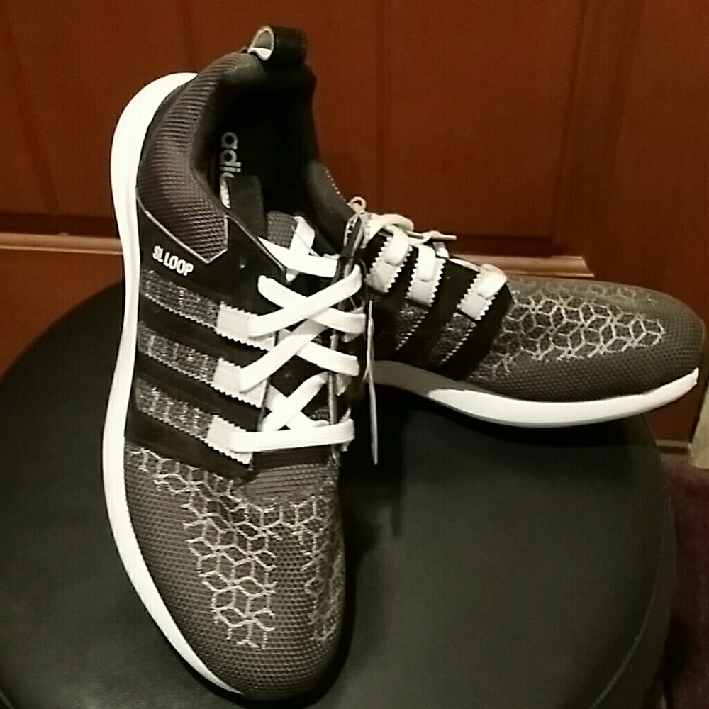 Nwt Men's Adidas sl loop shoes